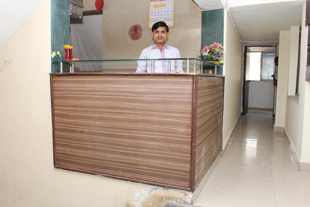 Hotel Shiva Panvel Exterior foto